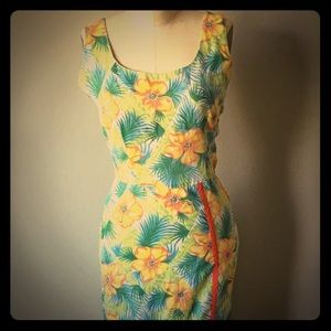 Vintage Hand Made Floral Print Hawaiian Dress🌺